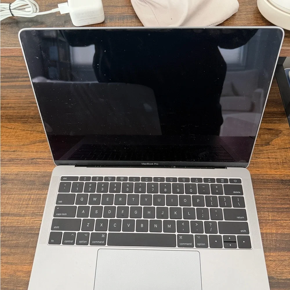 Apple MacBook in Sleek Silver
